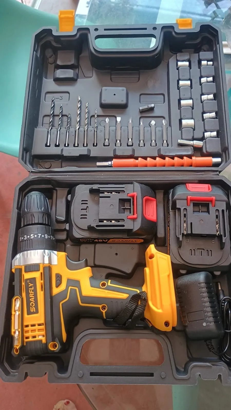 Taladro inalámbrico Soarfly 48V con 2 baterías, brocas y puntas