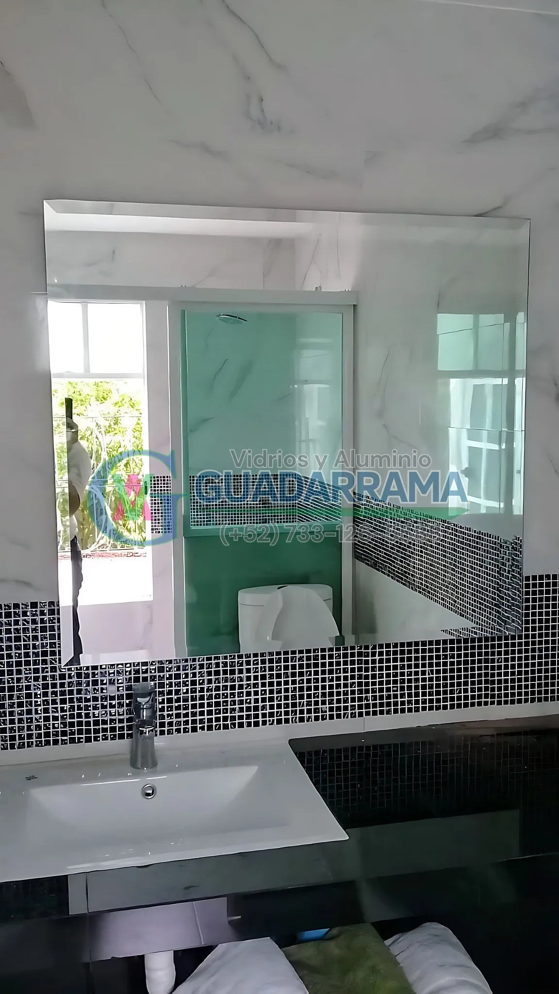 Refleja el espacio con elegancia y funcionalidad.